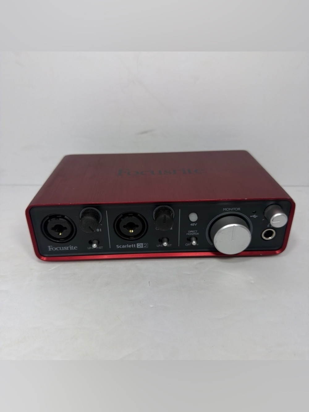Focusrite Scarlett 2i2  USB Audio Recording Interface